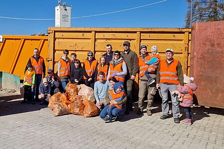 Fleißige Helferinnen und Helfer aus Sallingstadt, Walterschlag und Windhof.
