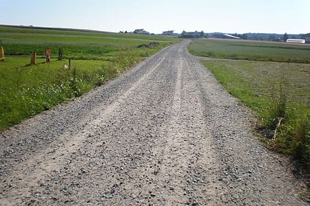 Der Hinterweg von der Siedlung Richtung Windhof wurde ebenfalls neu geschüttet