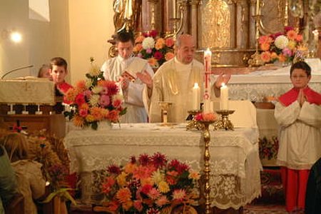 Pfarrer P. Albert u. Diakon P. Andreas feierten mit der Pfarrgemeinde den Festgottesdienst