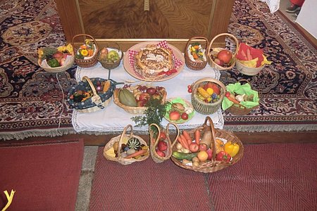 Erntegaben der Kinder