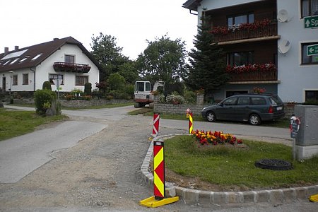 Die Verkehrsinsel musste teilweise weichen