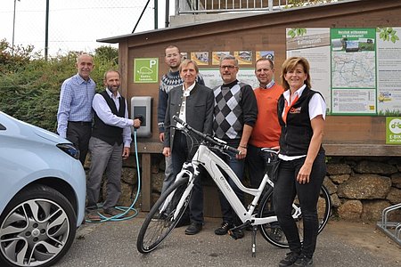 Vbgm. Josef Schaden, Walter Gretz, Energiebeautragter Markus Rabl, Johann Rauch, Anton Hipp, Umweltgemeindrat Erich Koppensteiner und Wirtin Roswitha Schaden