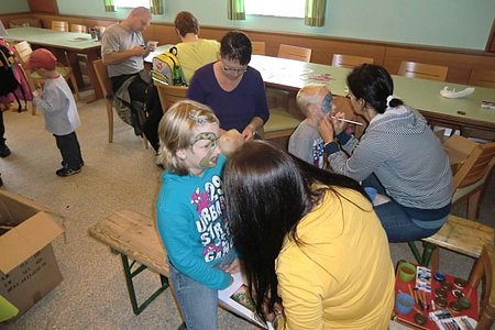 ... und hier wurde geschminkt - ausgeführt von Manuela mit ihren Helferinnen