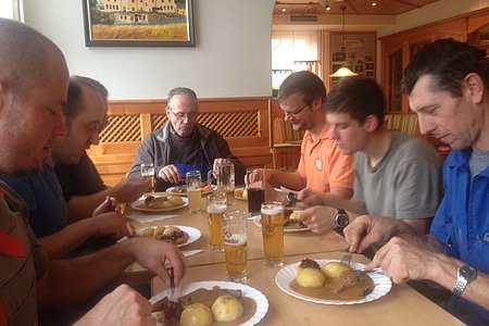 Das verdiente Mittagessen im Dorfwirtshaus Sallingstadt