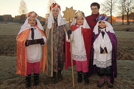 Diese Gruppe war in Sallingstadt unterwegs:Tanja Müllner, Jessica Fitzinger, Petra Müllner, Begleiterin Gabriele Koller und Hannah Grassinger