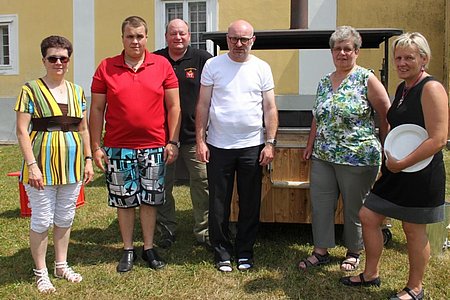 Ein gelungens Pfarrfest 2014 - verantwortlich dafür waren unter anderem Mesnerin Gabriele Koller, Mesner Martin Koller, Küchenchef Johannes Grünstäudl, Pater Daniel Gärtner, Gertrude Weitzenböck und Karin Böhm.
