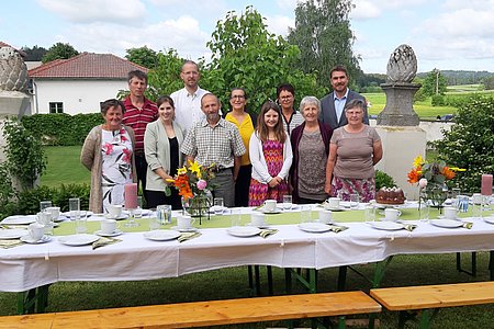 Viele haben geholfen, um für die Erstkommunionkinder ein schönes Fest zu bereiten. Nicht am Bild: Bernhard Krecek