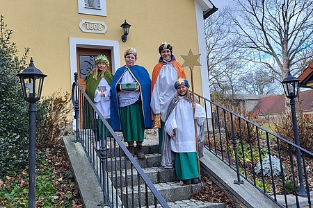 In Walterschlag und Windhof zogen Astrid Krecek, Bernhard Krecek, Felix Scheidl und Laura Boden von Haus zu Haus.