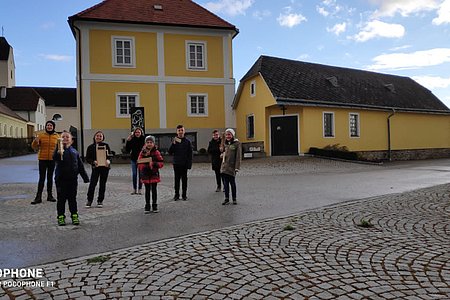 Die Ratscherkinder 2021 in Sallingstadt v. l.:Lilly Hipp, Josef Danzinger, Nina Danzinger, Sarah Artmann, Astrid Krecek, Linus Hipp, Bernhard Krecek, Lara Hölzl