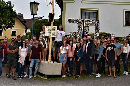 Die große Delegation der JVP Sallingstadt und Michael´s ,,Maibaum-Kollegen´´.