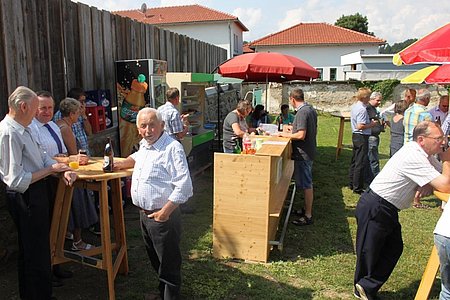 Schank mit Stehbereich