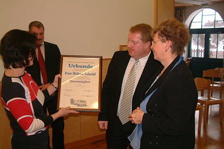 Ehrenmitgliedschaft für die scheidene Schriftführerin Helene Scheidl