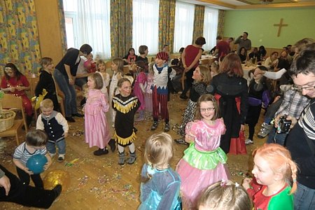 Auf der Tanzfläche herrschte stets reges Treiben.