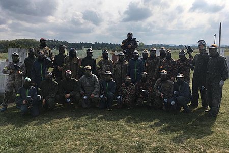 Gruppenfoto beim Paintball