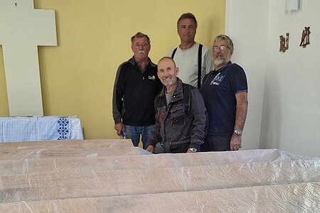 Franz Danzinger, Walter Gretz, Bernd Witura und Herbert Sitte halfen bei der Sanierung der Kapelle fleißig mit.