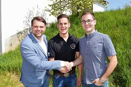 Landesobmann Lukas Michlmayr, der neue Obmann Mathias Hipp, Bezirksobmann und Altobmann Christopher Edelmaier