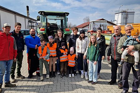 Die Sallingstädter Sammler, die am 5. April den Müll zur Gemeinde brachten