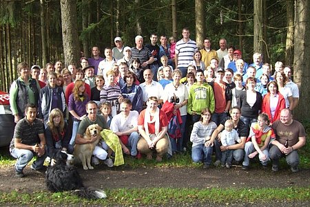 Das halbe Dorf war unterwegs bei der traditionellen Wanderung rund um Sallingstadt im Rahmen des Dorffestes.