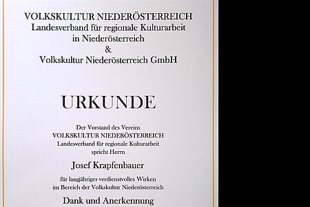 Große Ehre für den Organisator des "Klingenden Wochenteilen" im DorfWirtsHaus Sallingstadt