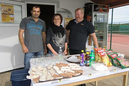 Die Helfer bei der Labstelle