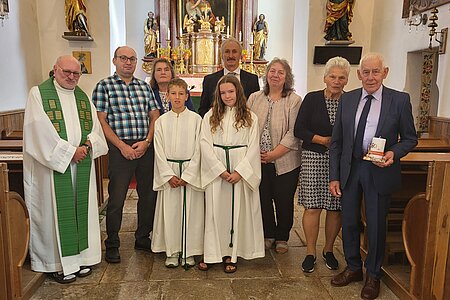 Ehejubiläen in der Pfarre Sallingstadt:Pater Daniel Gärtner, Markus und Gerlinde Maierhofer, Jakob Holzmüller, Felice Berger, Erwin und Gabriele Reiberger sowie Leopoldine und Anton Hipp