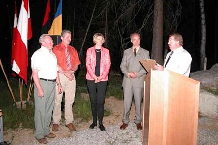 Dankesurkunden für die Gemeinde, Jugend und FF wurden überreicht