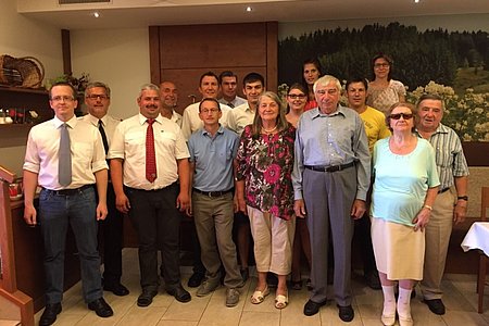 Geburtstagskind Othmar Boden mit allen Gästen