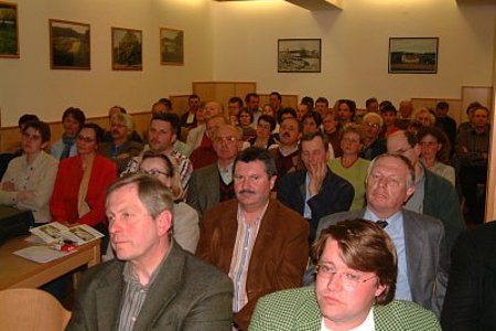 Der Saal des Dorfzentrums war fast vollständig besetzt