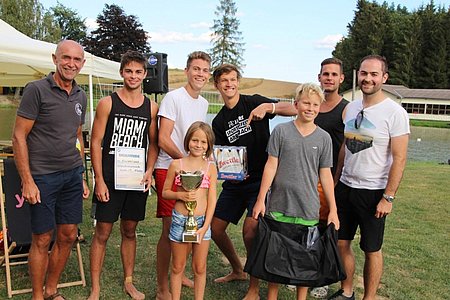 Die Sieger des Beachvolleyballturniers: "Kiwispritzer"