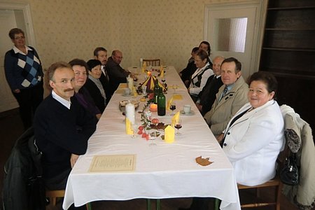 Im Pfarrhof wurden die Jubelpaare vom Pfarrgemeinderat zu einer Kaffeejause eingeladen.