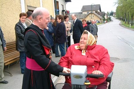 Der Bischof sucht immer das Gespräch und geht auf die Gläubigen zu!