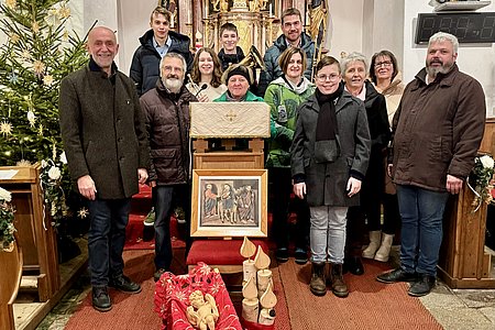 Frohe Weihnachten wünschen alle, die für die Gestaltung der Kindermette verantwortlich waren:Josef Schaden, Paul Scheidl, Walter Oppl, Marie Scheidl, Felix Scheidl, Karin Böhm, Iris Scheidl, Alexander Scheidl, Bernhard Krecek, Anita Oppl, Roswitha Oberbauer und Harald Zauner