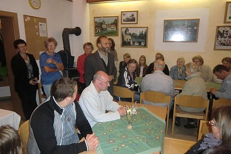 Pfarrgemeinderat Walter Gretz dankte Pater Daniel Gärtner seitens der Pfarre Sallingstadt.