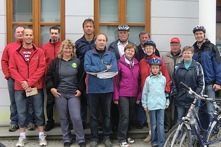 Die Teilnehmer der zweitgrößten Gruppe aus Sallingstadt/Walterschlag:vorne: Franz Schaden, Margit Witura, Ossi Kammerer, Hedi Kammerer, Helene Scheidl, Paul Scheidl, Maria Danzinger;hinten: Roman Wagner, Thomas Russ, Bernd Witura, Josef Scheidl, Franz Danzinger, Fritz Poinstingl, Alexander Scheidlnicht am Bild: Manfred Russ, Daniela Hipp, Daniel Hölzl, Christian Kalch, Karl Poppinger, Sonja Koppensteiner, Maria Koppensteiner