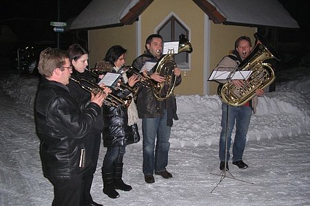 Turmbläser aus Schweiggers: Robert Decker, Elisabeth Kramreiter, Andera und Werner Poppinger sowie Franz Rauch