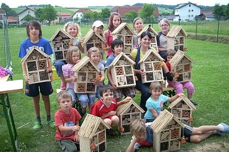 Dominik Kalch, Katharina Jenny, Carina Huber, Stephanie Brayer, Julia Ertl,Theresa Mayerhofer, Lena + Julia Poppinger, Maximilian Mayerhofer, Melanie Schmalzbauer, Alexia Artmann, Jakob Hipp, Lukas Windischhofer, Hannah Grassinger, Tobias Krenn (v. l.)Nicht mehr am Foto Nadine Thaler.