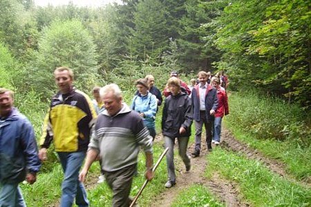 Mit einer Wanderung durch unsere schöne Heimat wird das Dorffest 2007 begonnen