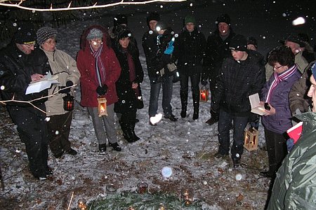 Insgesamt folgten 24 Personen der Einladung zur Waldweihnacht.